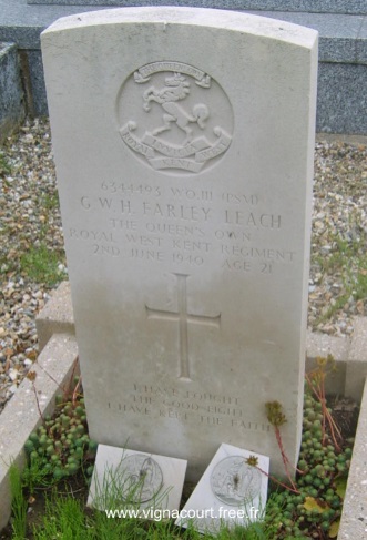 Headstone of G.W. FARLEY LEACH in the French cemetery of Vignacourt