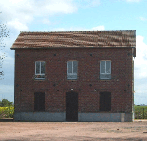 Le bâtiment de l'ancienne gare de Vignacourt